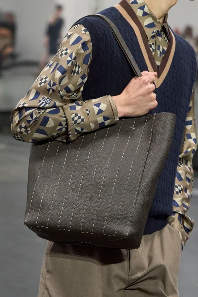 Look 63